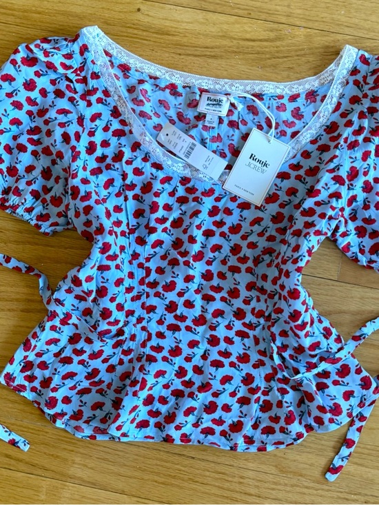 Rouje Tops - Rouje Floral Lace-Trim Top in Red on Light Blue